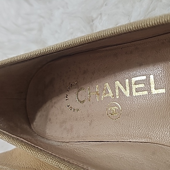 Preloved Chanel Flats Women's Leather Two Tone Flats Beige - Picture 14 of 14